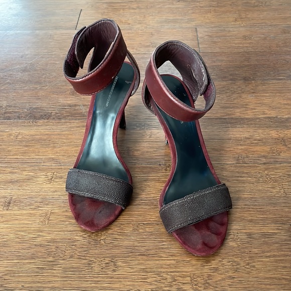 Alexander Wang burgundy heels with Velcro closure around ankle. Size 38 - Picture 2 of 7